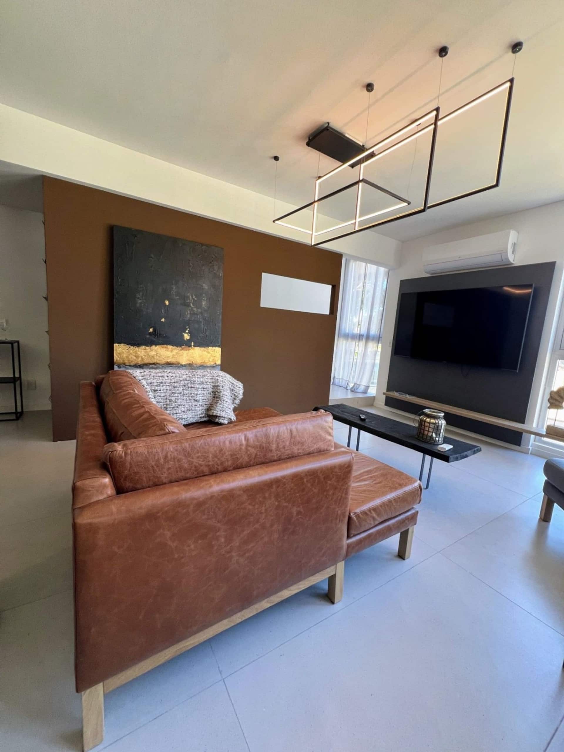 Modern Luxurious Apartment