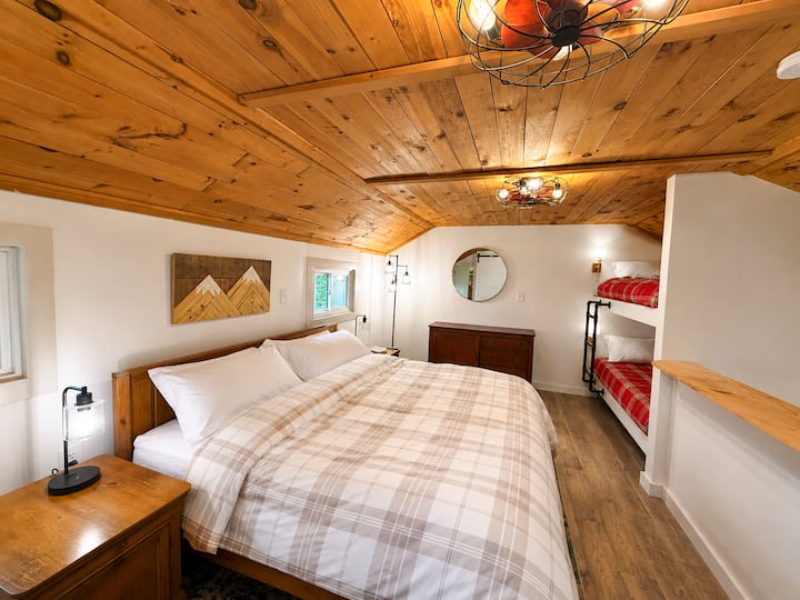 New Reno Cabin Near Killington & Lakes 4 Bd 2 Bath - Woodstock, VT