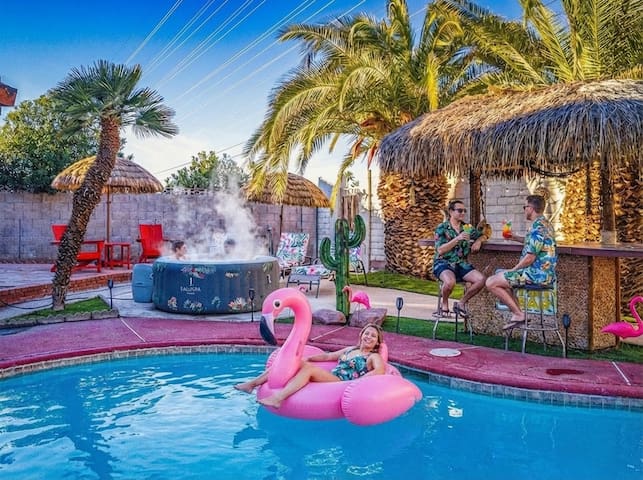 Tropical Retreat, Free Hottub!