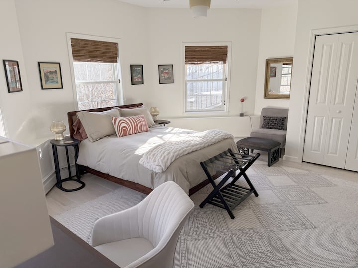Peaceful Br Near Rhinebeck, Omega, Bard - Deer Rm - Red Hook, NY