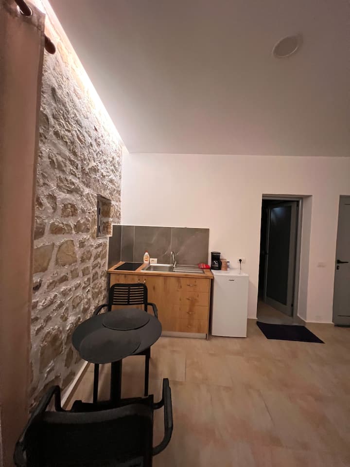 Elysian Stays -Selene Stone House - Himarë