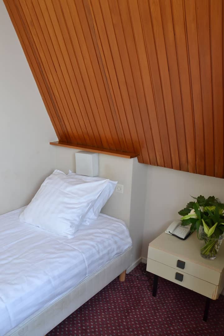 Good Value, Central Location! Free Breakfast - Hellevoetsluis