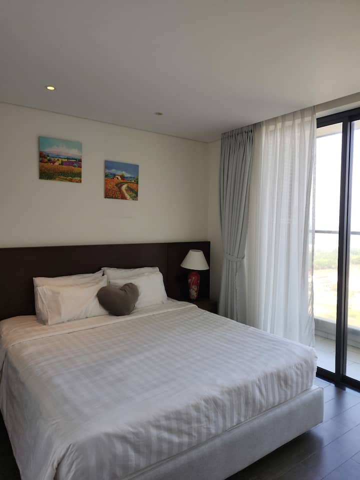 Chi's Sea View Condo - Vietnam