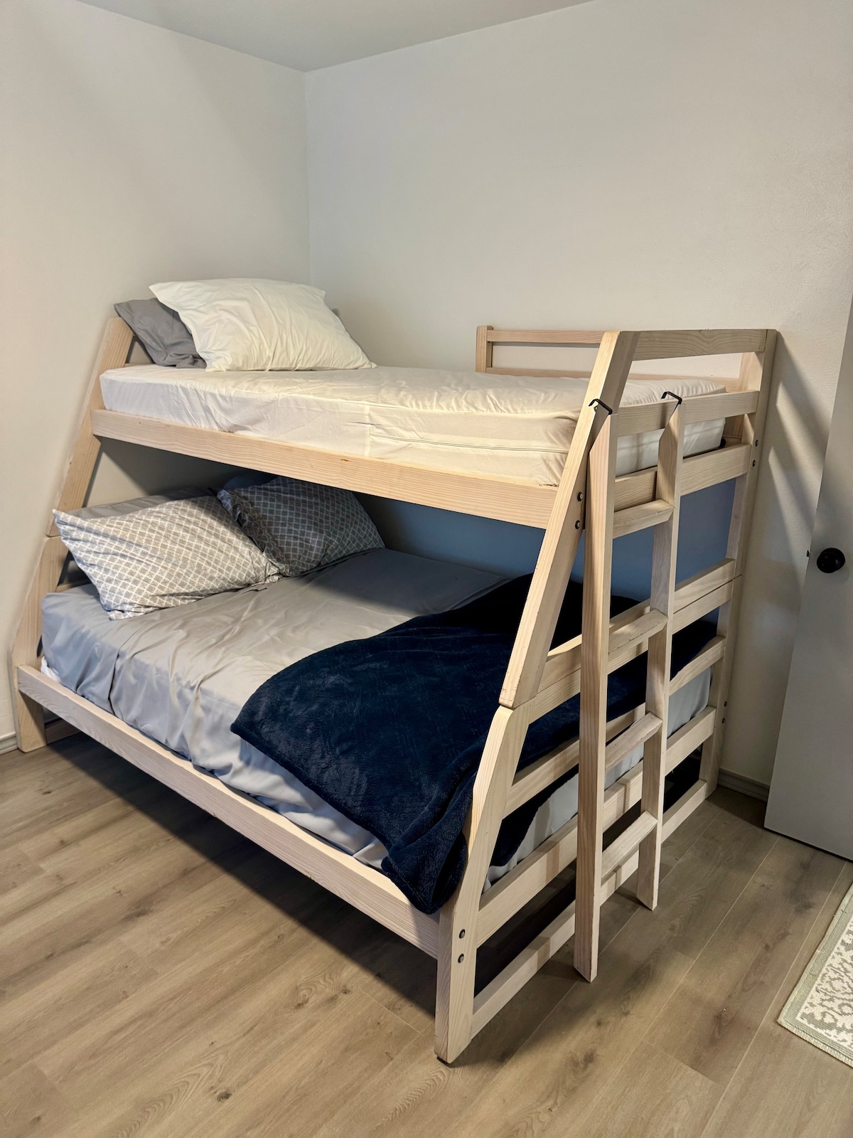 საძინებელი 4