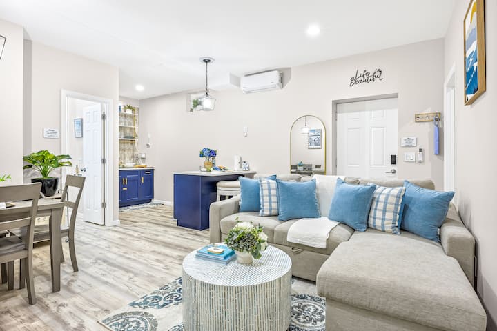 Tranquility Getaway,
Private Luxe Suite & Backyard - Stony Brook, NY