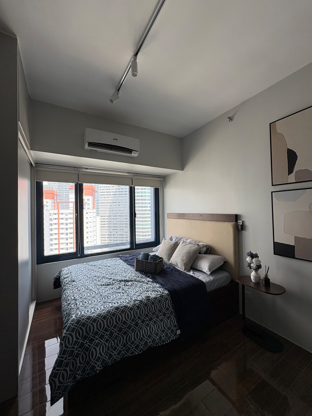 Angalia huku luva zikiwa zimefunguliwa