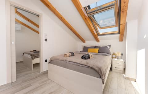 Modern 2BR Apartment in Old Town