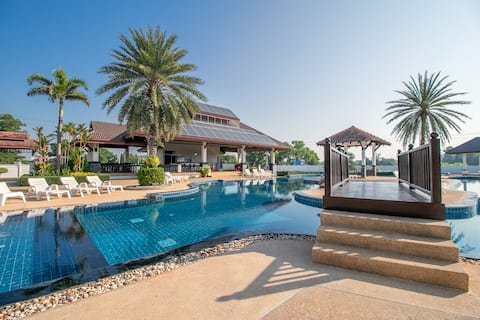 SeaBreeze Residence Mae Phim Beach