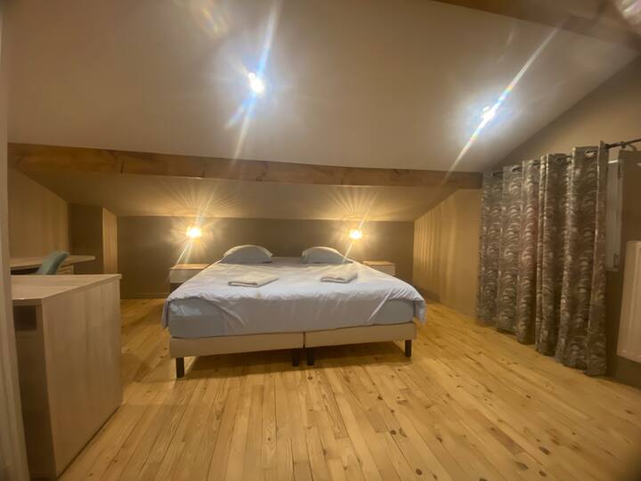 Ზემოთ ოთახი 