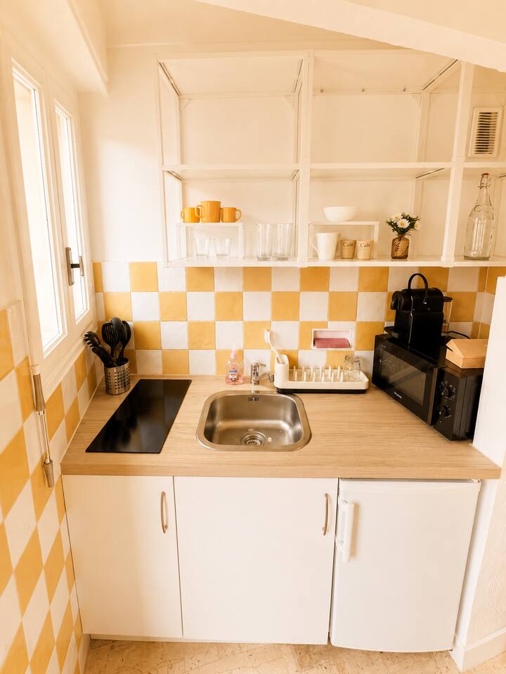 Studio En Plein Centre De Vence. Vue Sur Les Baous - Vence