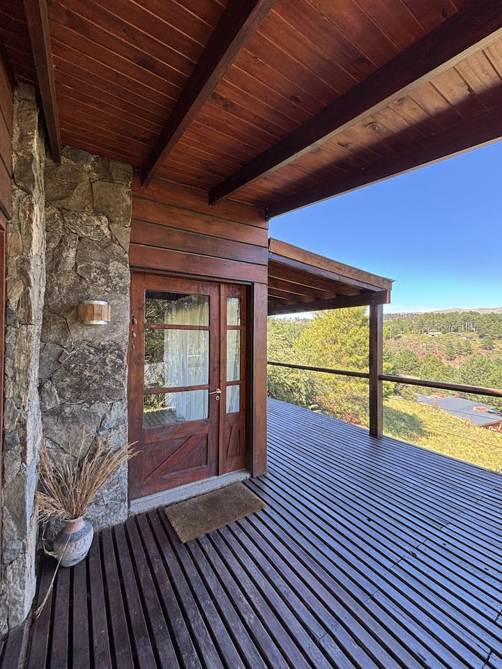 Pet friendly | King Bed | Meters from the River | Wi-Fi