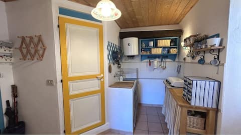 Popular Airbnb listing: The almond tree in La Spezia