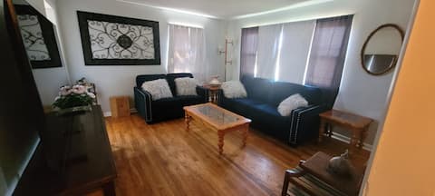 Charming, Cozy and Serene Gem: 5 star Location