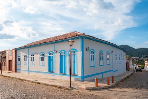 Mansion in the historic center with heated pool.