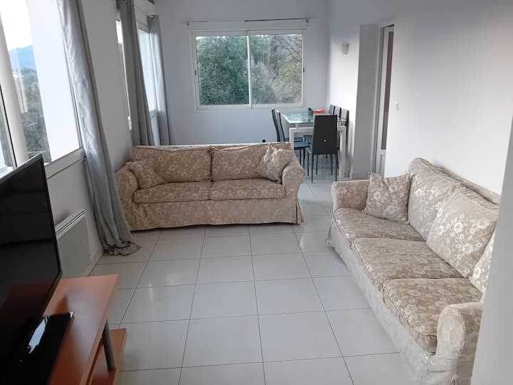 Une Villa Avec Jardin, Propriétaire Sur Place - Montauroux