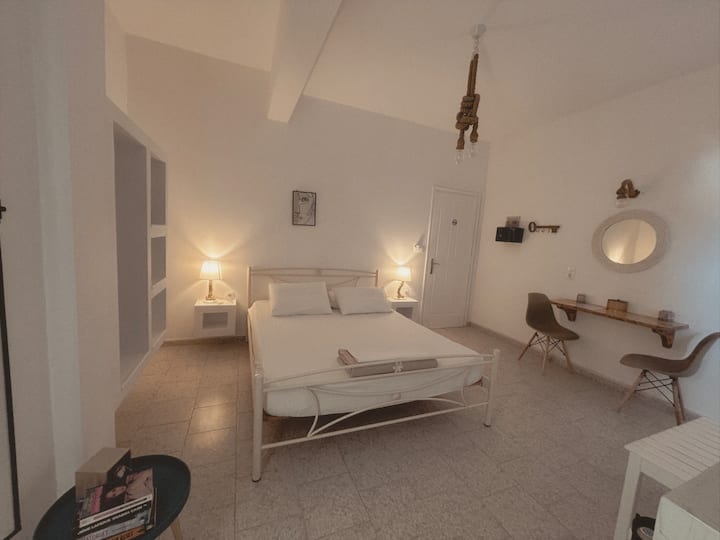 Francesca's Studio 308 - Santorini