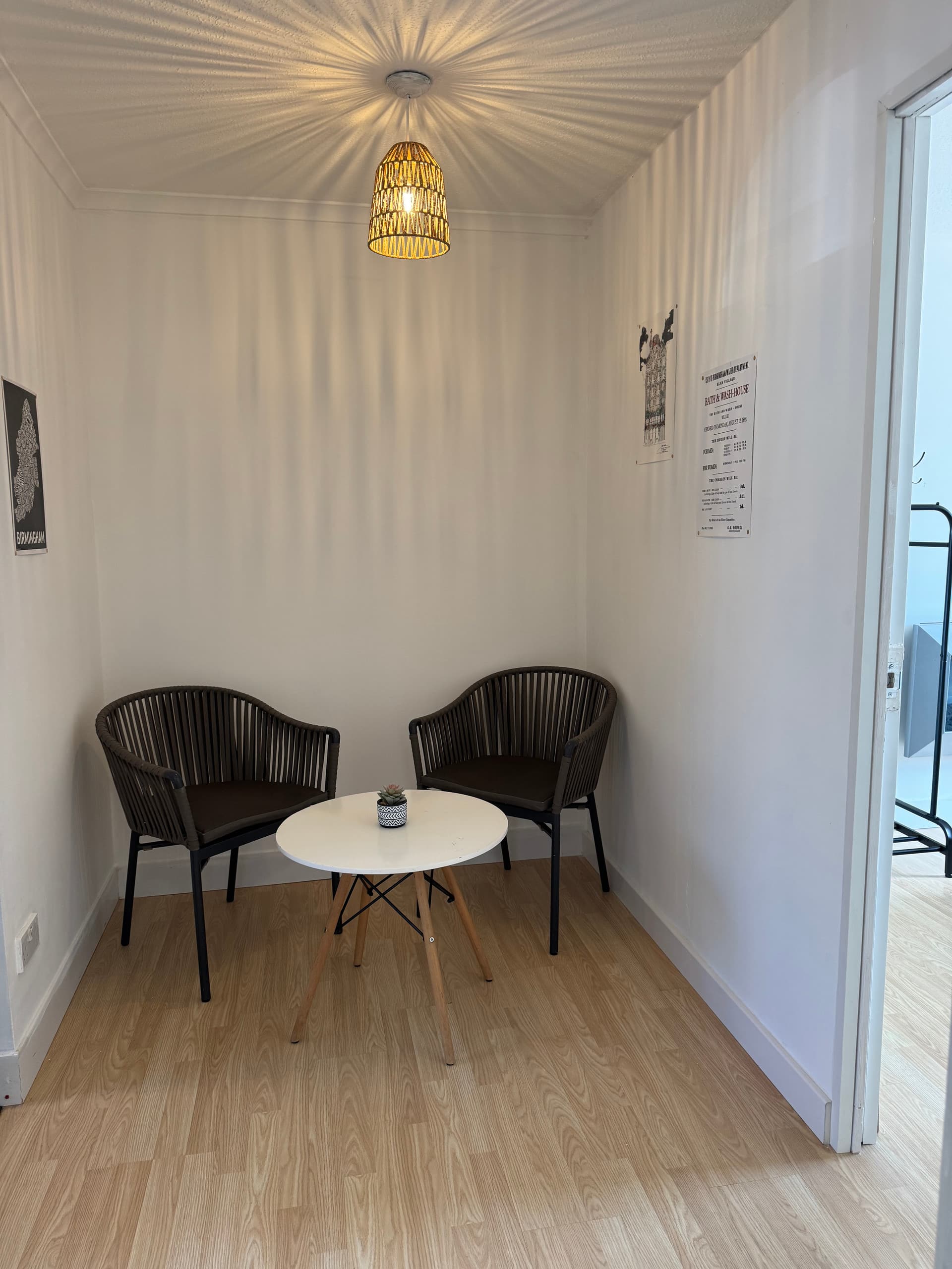 3 bedroom flat, plenty of free parking, WiFi
