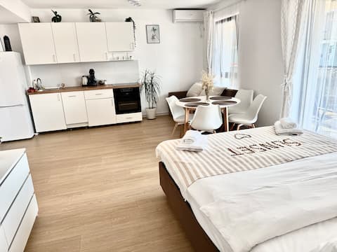 ”Albu’s Story By the Sea” - apartament
