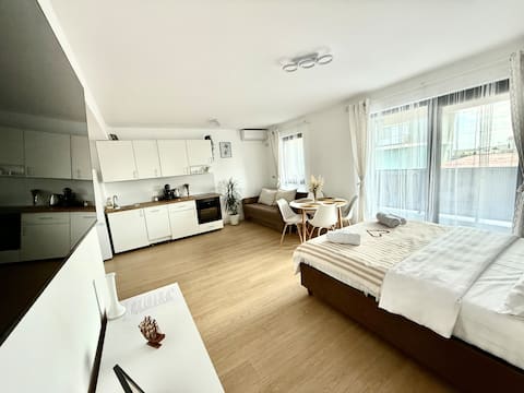 ”Albu’s Story By the Sea” - apartament