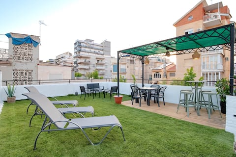 Villa with BBQ, Ocean Views, 100 Meters from the Beach