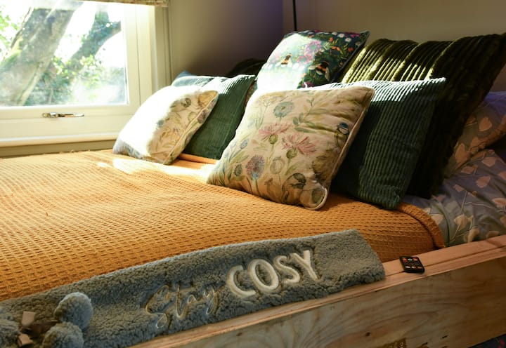 Cosy, Secluded With Outdoor Bath & Valley Views - South Molton