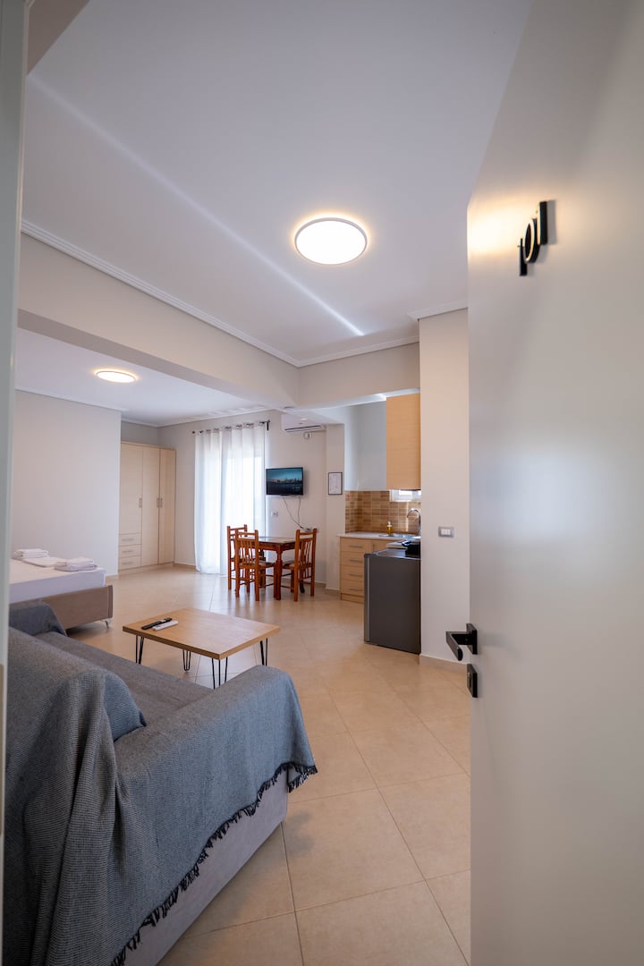 Large Double Room With Sea View - Saranda