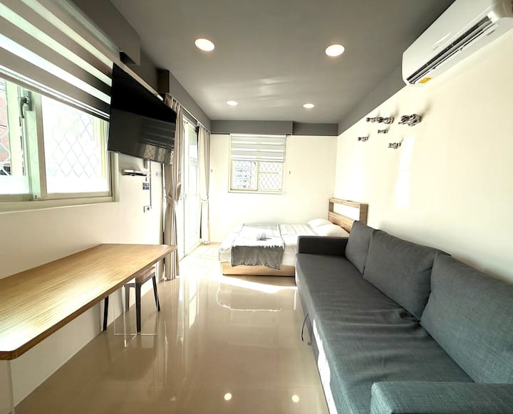 100M to Ximen Station, 3 rooms (luggage storage available)