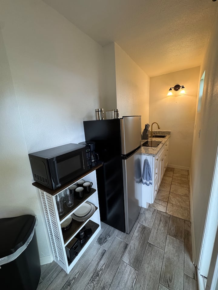 Comfy Studio | Equipped For Work & Rest - Brandon