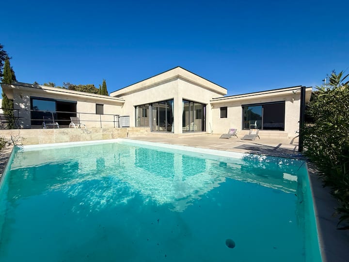 Villa Vanesse - Piscine & Sauna (8 Pers) - Nimes