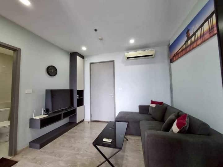 The Base/high Floor Sea View Room/large Balcony - Pattaya