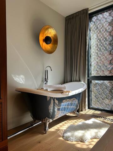 Rooftop Retreat | 2BR | Private Parking gallery image 3