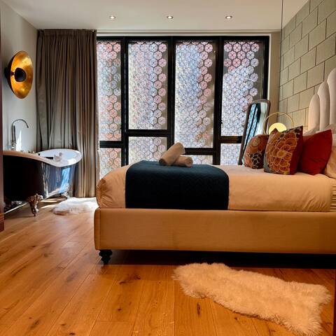 Rooftop Retreat | 2BR | Private Parking gallery image 4