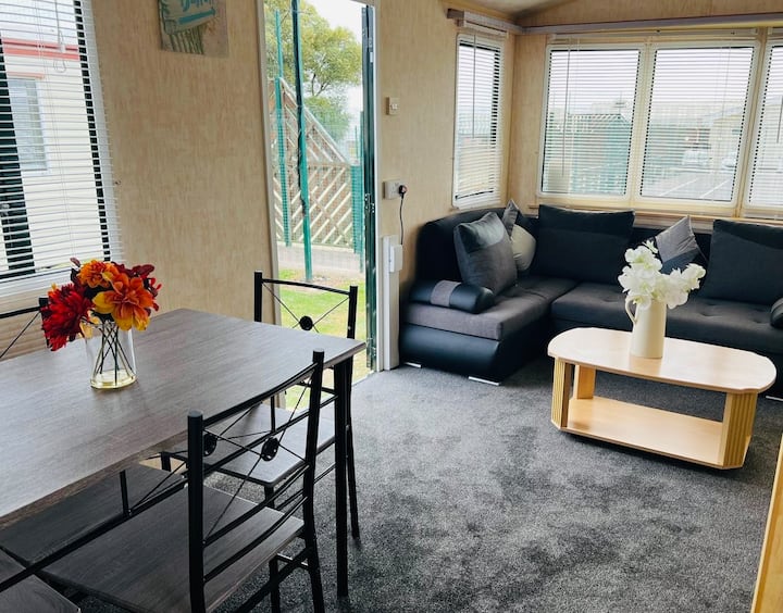 Rohannah A&c: Ultimate Retreat - Mersea Island