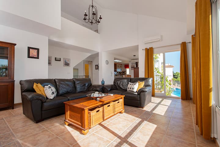Villa Sol Y Mar With Heated Pool And Jacuzzi - Salobreña