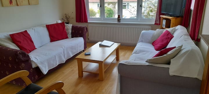 Comfortable Bungalow, With Views - Lyme Regis