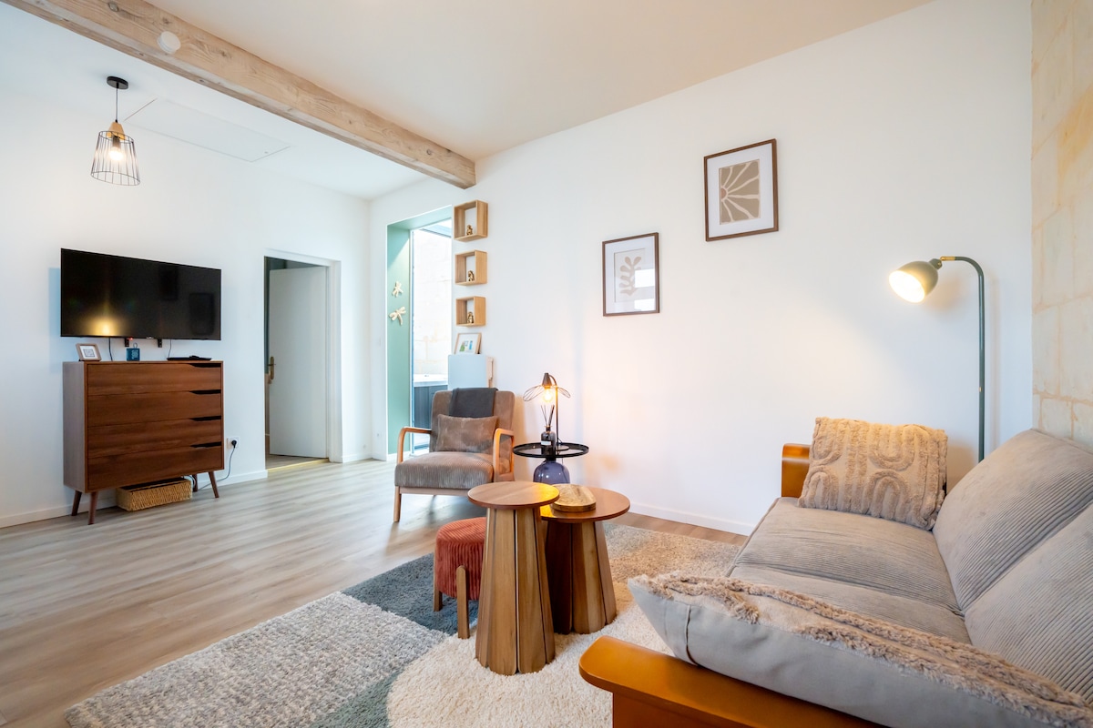 Airbnb performant: La Petite Maison Bleue/Jacuzzi à Saumur