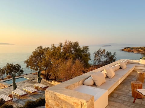 Exceptional villa in Paros - private access to the sea
