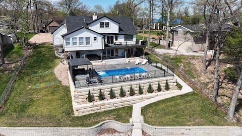 New! Pool Open April 1st! Hot Tub Sauna Sleeps 20!