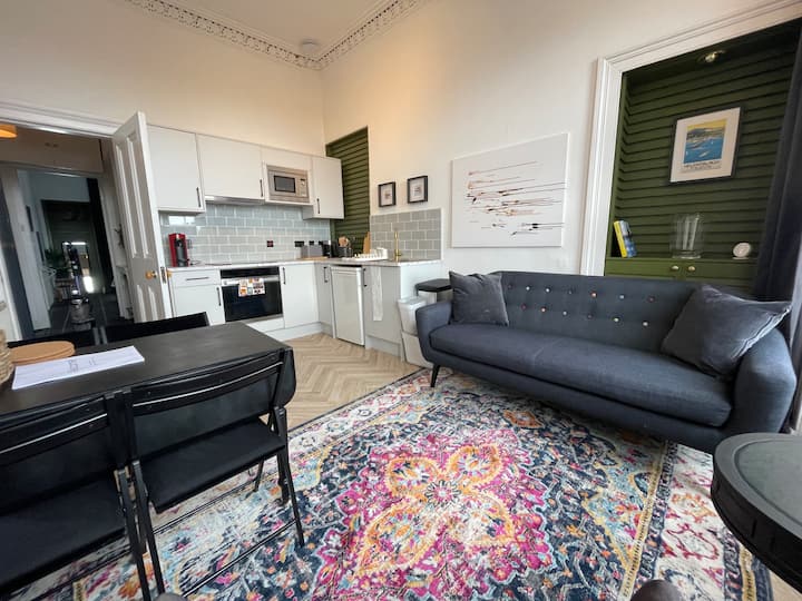 Helensburgh 2 Bed Bright And Homely - 洛蒙德湖