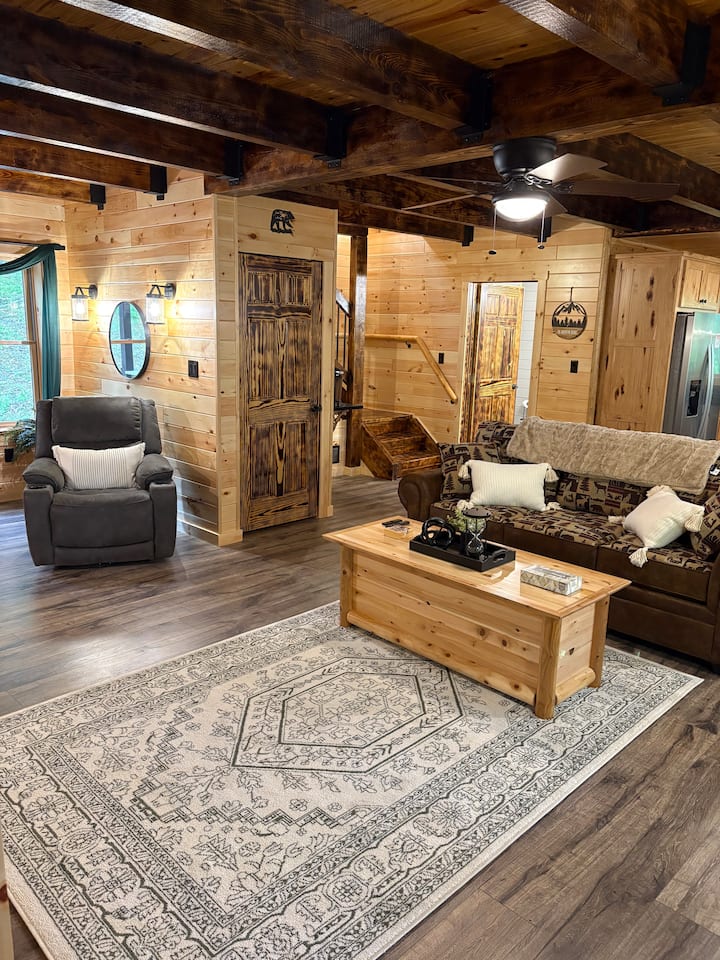 Hillside Cabin On Hinckley Lake, 5 Stars New 2025! - State of New York