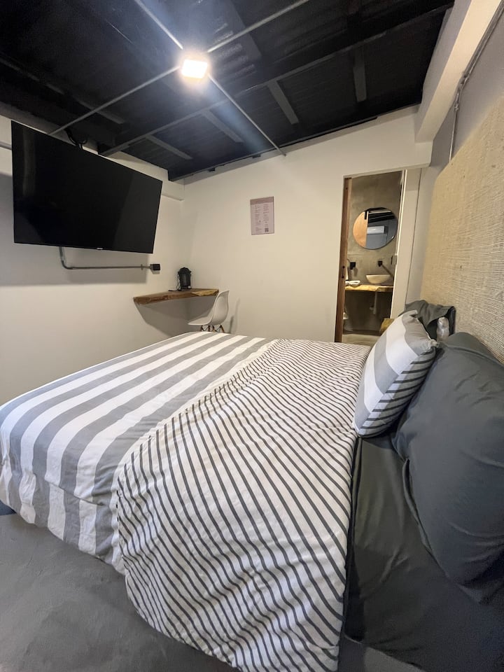 Habitación - Cama Doble Y Sencilla Con Tv Y A/c. - Barranquilla