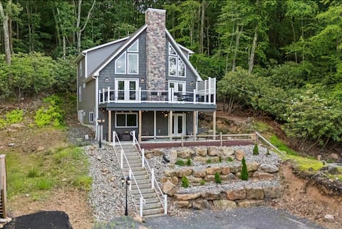 Luxury Lake Escape•Hot Tub