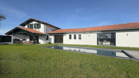 Family home near Bidart heated pool