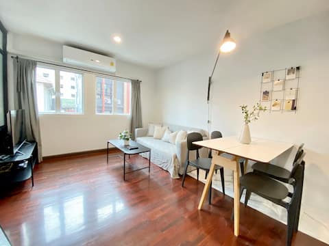 S3 F - Lovely 2 BR, City Center, BTS!