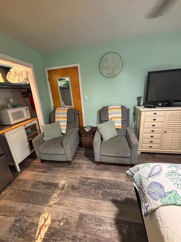 Barry And Bea’s Airbnb - Murrells Inlet, SC