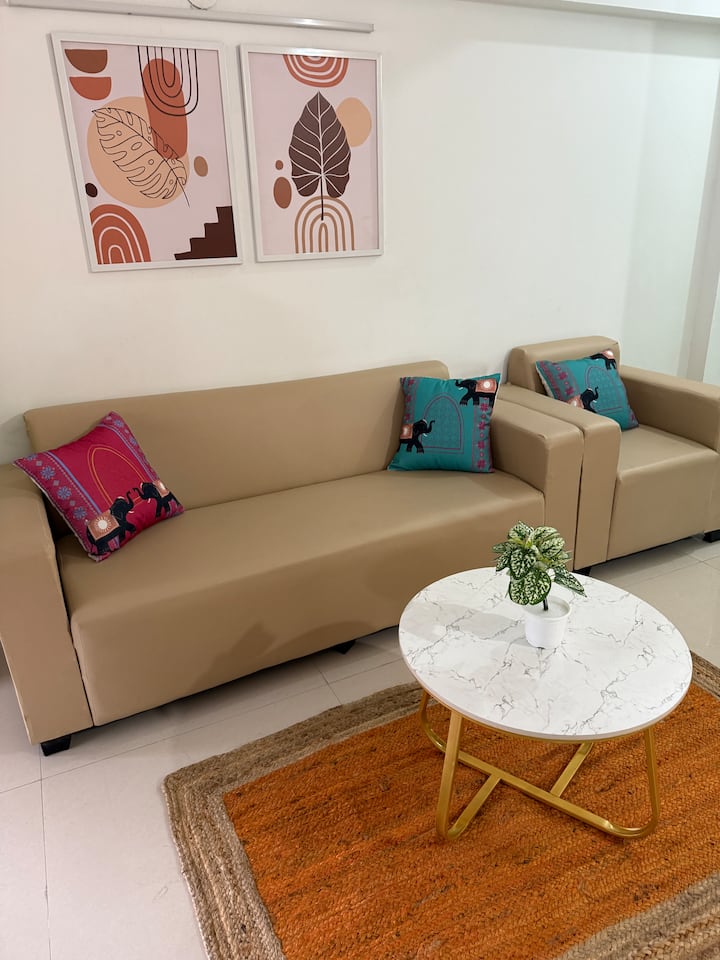Limoń 302 - 3bhk Pvt Apt | Beautiful Balcony - Pune