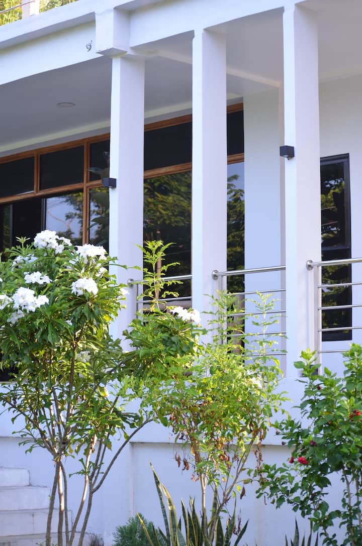 Coastal Haven in Camiguin w/ Generator + wifi