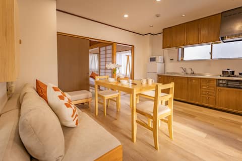 2 stations to Shinjuku by train | Ideal for families and groups | 5 bedrooms, sleeps up to 14 people