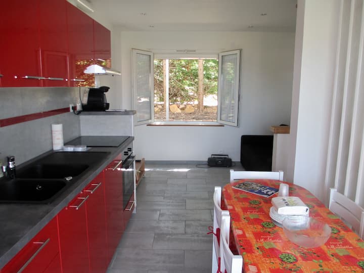 Duplex Indépendant Avec Jardinet à 100m De La Mer - Le Pradet
