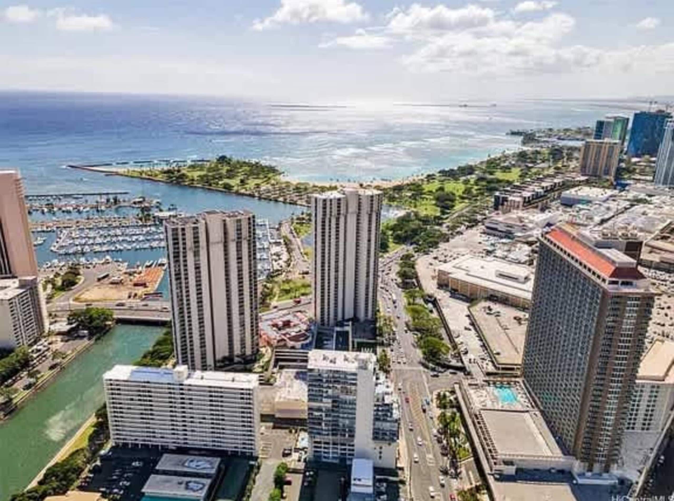Hotel in Honolulu · ★4.76 · 1 bedroom · 2 beds · 1 private bath - Image 56